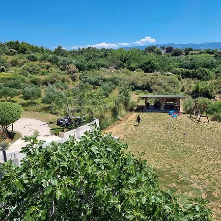 Apartamento Zekic Family With Large Garden & Private Parking Quiet Area