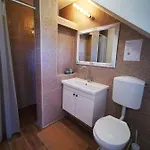 Zekic Family With Large Garden & Private Parking Quiet Area
