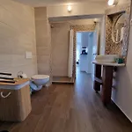 Zekic Family With Large Garden & Private Parking Quiet Area Lopar