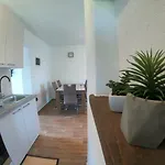 Apartament Zekic Family With Large Garden & Private Parking Quiet Area *