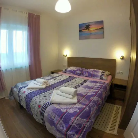 Apartment Zekic Family With Large Garden & Private Parking Quiet Area Lopar